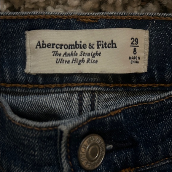 Abercrombie & Fitch The Ankle Straight Ultra High Rise medium wash jeans size 8 - Picture 4 of 7